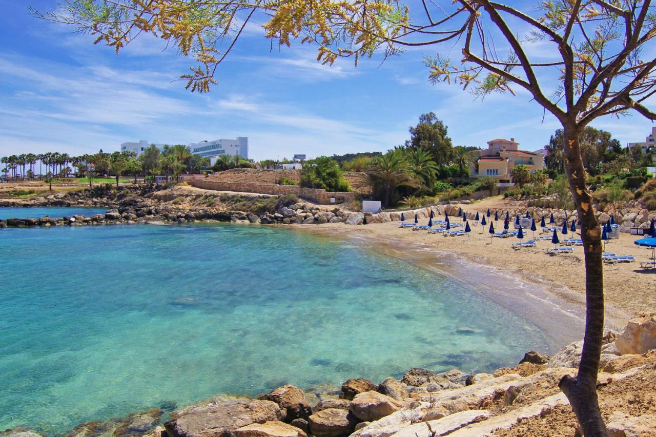 Lucile - Coralli Beachfront Apartment Paralimni Esterno foto
