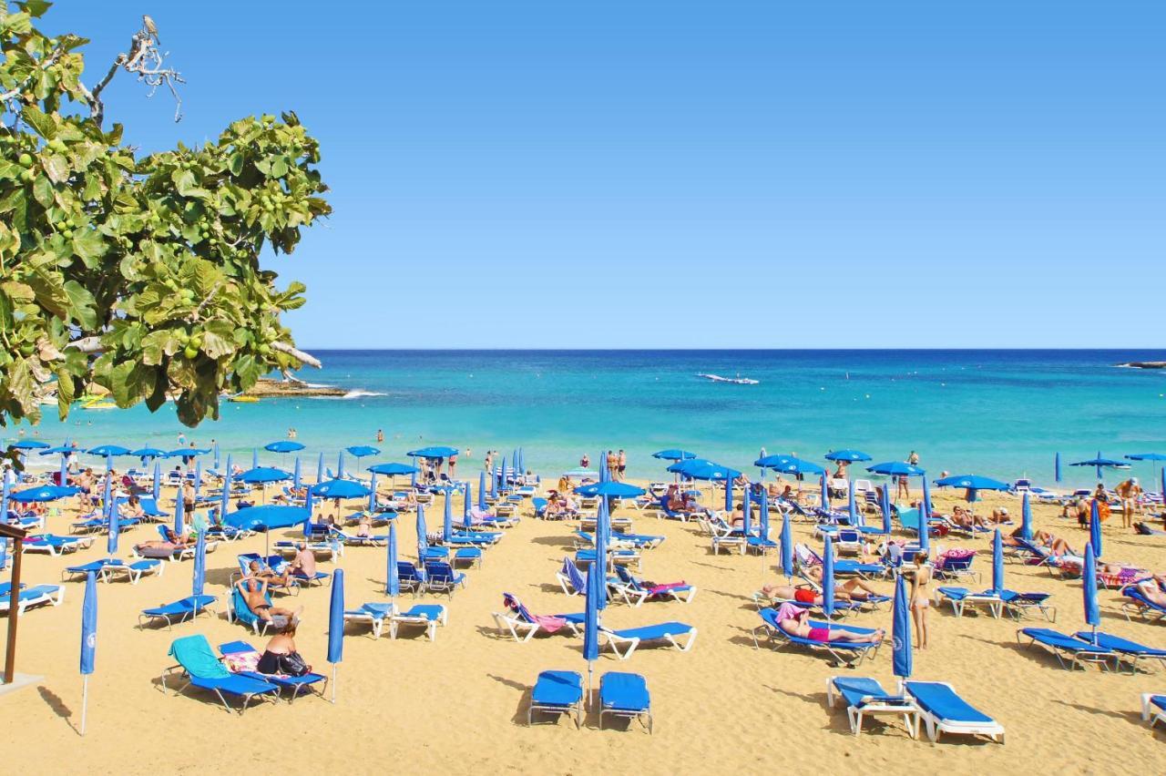 Lucile - Coralli Beachfront Apartment Paralimni Esterno foto