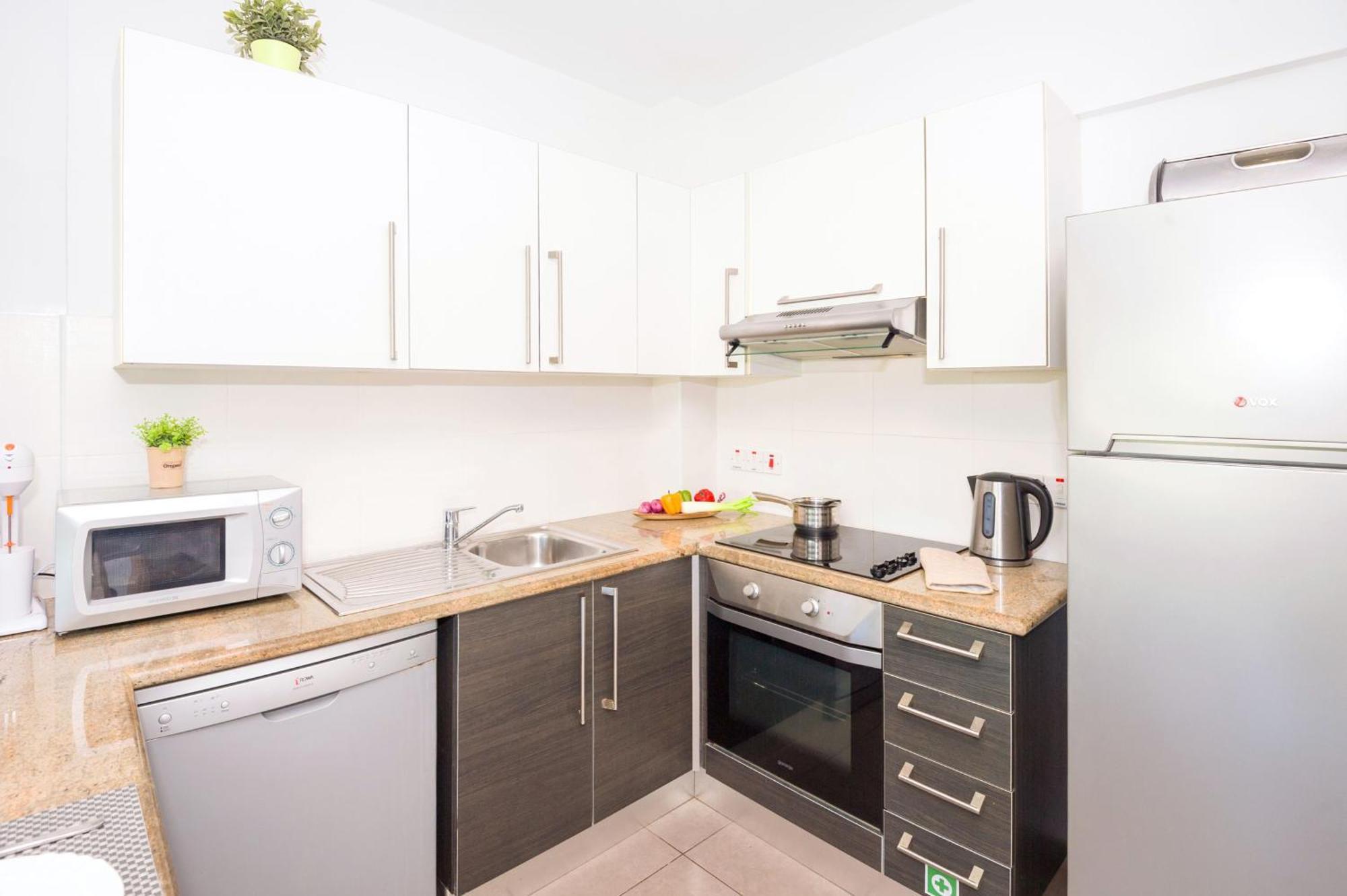 Lucile - Coralli Beachfront Apartment Paralimni Esterno foto