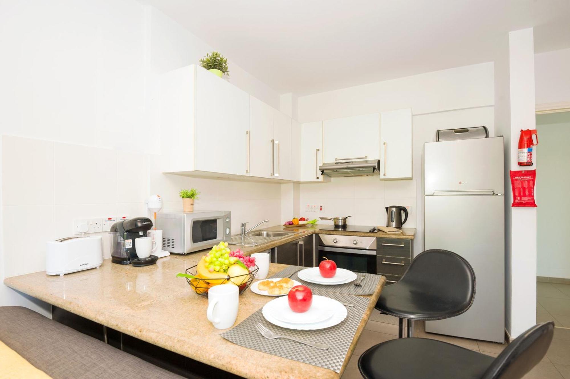 Lucile - Coralli Beachfront Apartment Paralimni Esterno foto