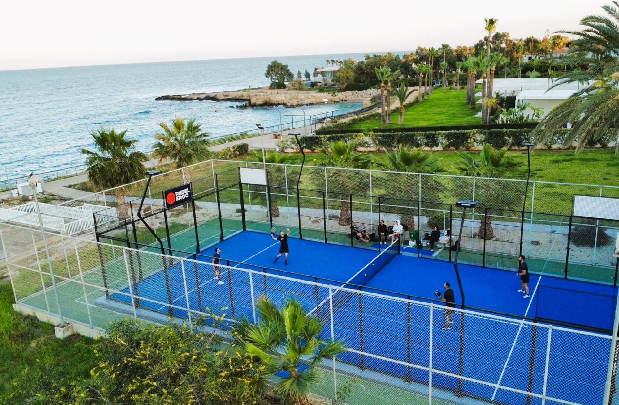 Lucile - Coralli Beachfront Apartment Paralimni Esterno foto